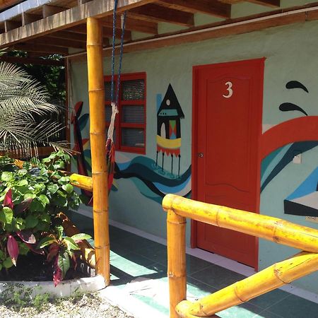 ホテル Pop House Montañita エクステリア 写真
