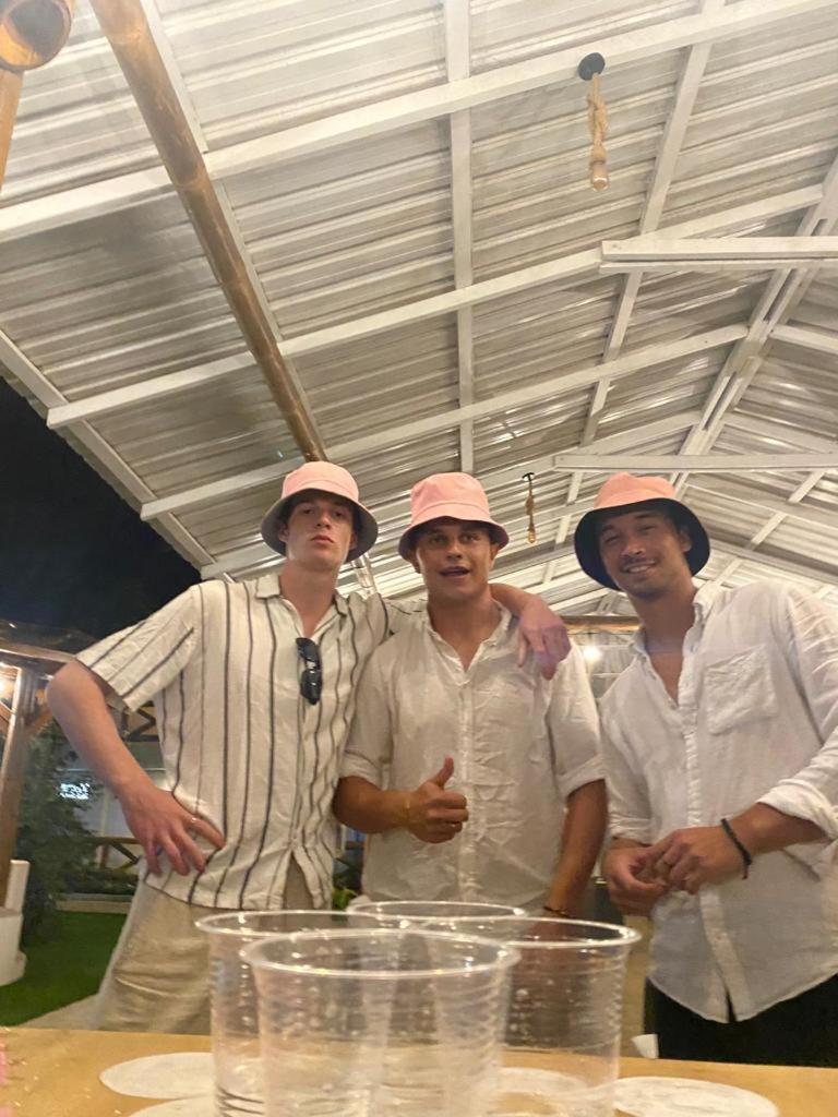 ホテル Pop House Montañita エクステリア 写真